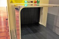 [#220s] R�ntgenkontroll, bagagekontroll, flygplats