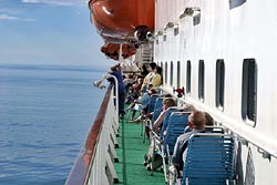 [#557s] Passagerare solar p dck, hav, fartyg, hurtigruten
