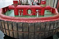 [#1131s] Bogserb�t, akter, kraftig, stark, pollare, r�d, gummi, id�bild