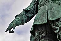 [#1327s] finger, peka, staty, Gustav II Adolf, hr skall staden ligga, idbild
